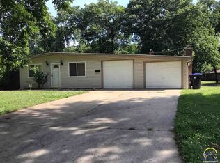 2904 SW 36th St, Topeka, KS 66614