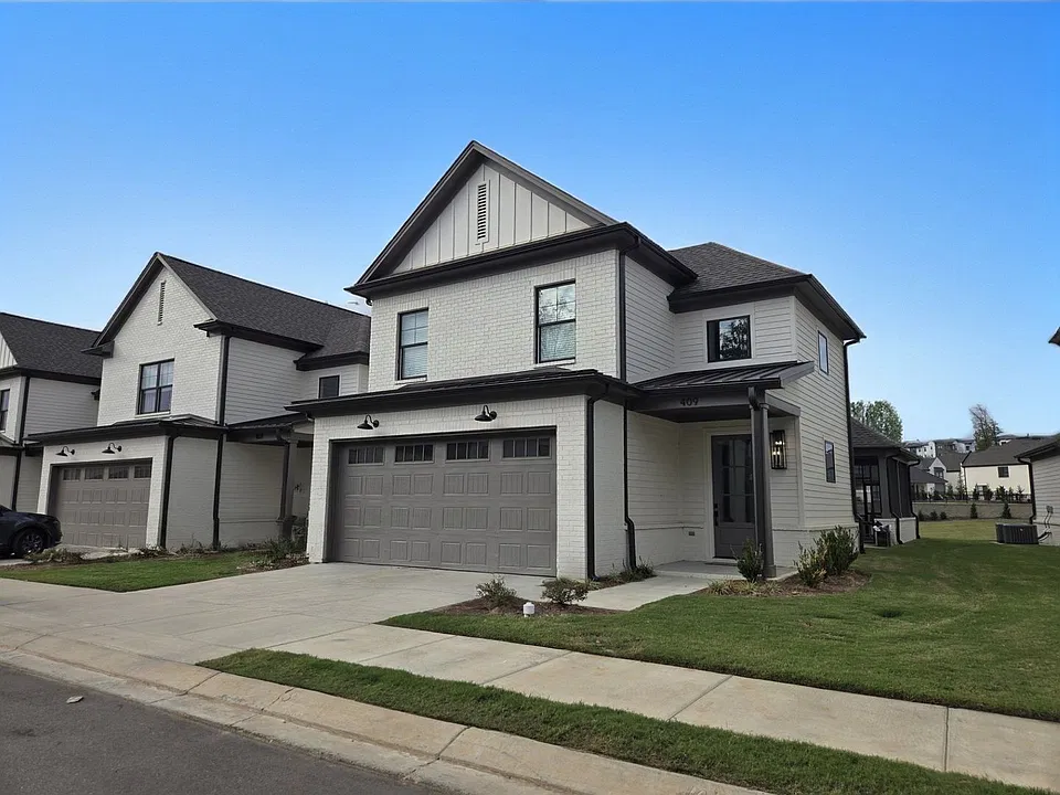 409 Stillwater Ln