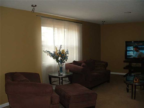 3rd image of 117 Pleateau Blvd