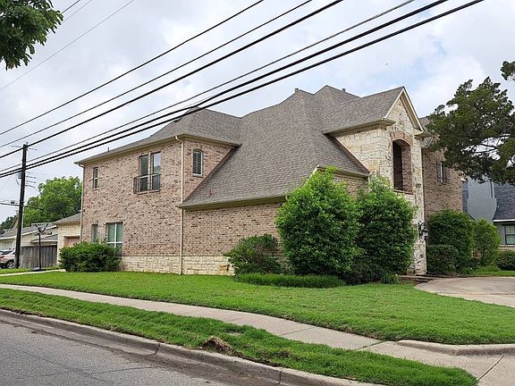 3rd image of 2666 Mount View Dr