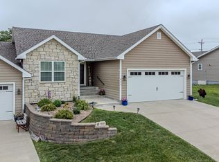 823 Spellman Cir, Clay Center, KS 67432