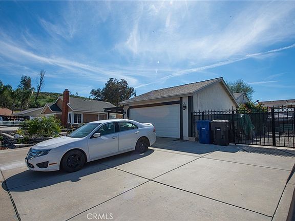 3rd image of 10444 Charleston Dr