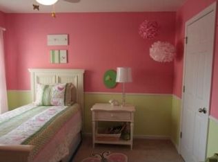 9728 Needlepoint Rd, Charlotte, NC 28215