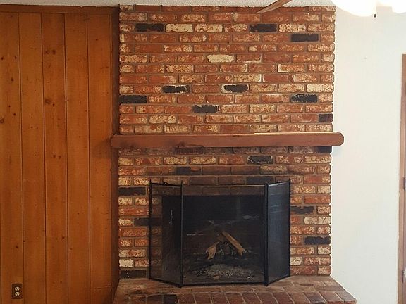 4th image of 15858 Jasmine St