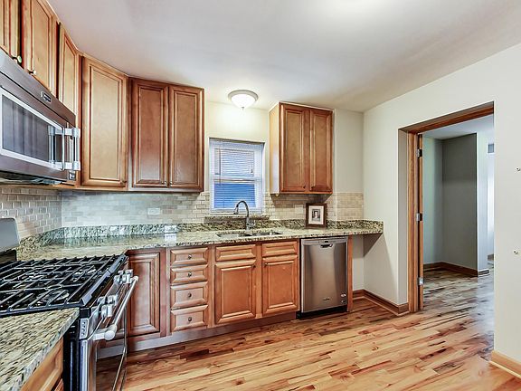 2nd image of 2739 W Touhy Ave #2