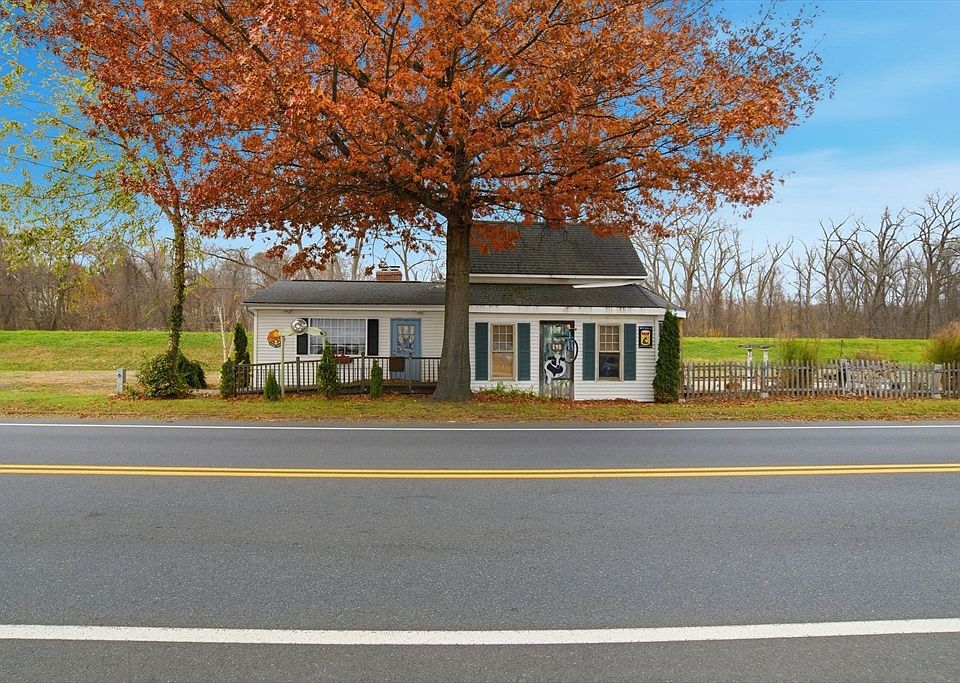 1st image of 148 River St