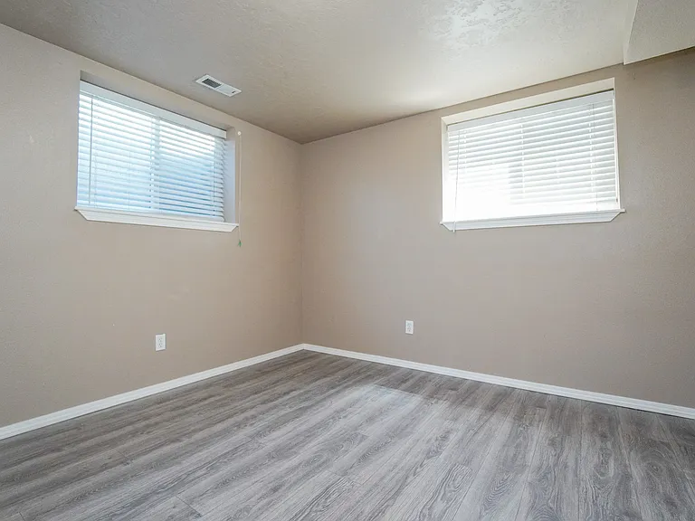 2210 S Owyhee St — Photo 14