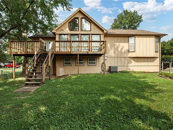 5th image of 7407 Harvard Dr