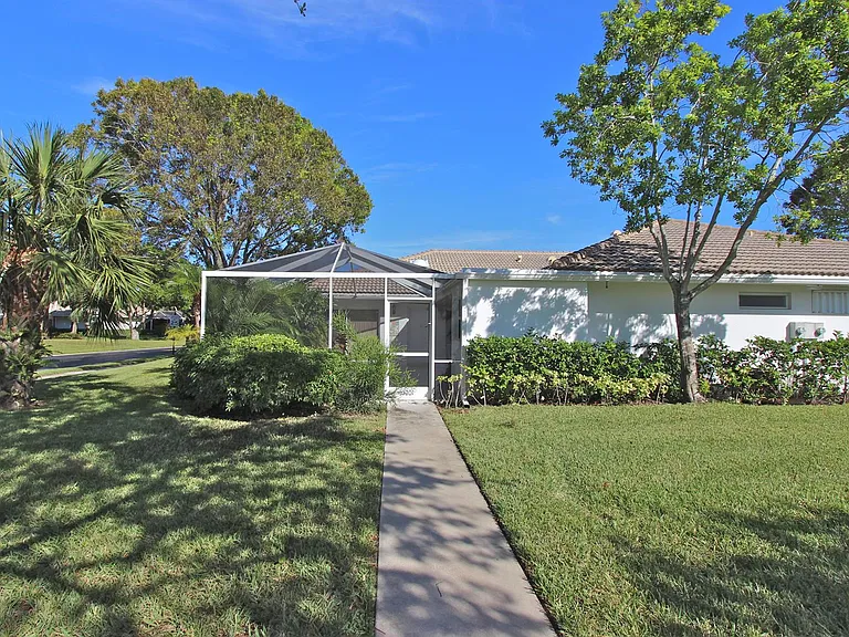 10201 Chapman Oak Ct — Photo 3