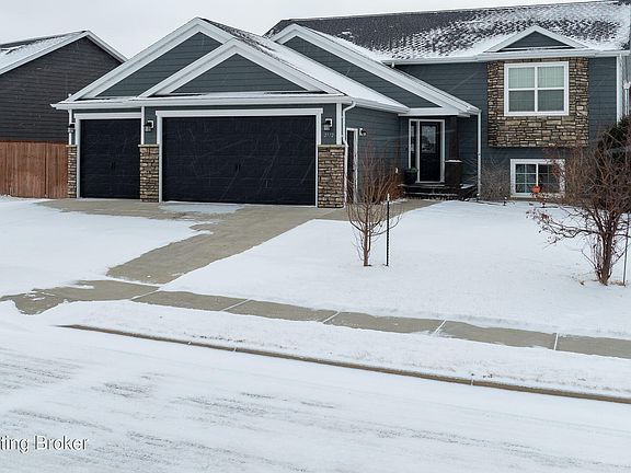 2nd image of 2772 Country Oak Dr