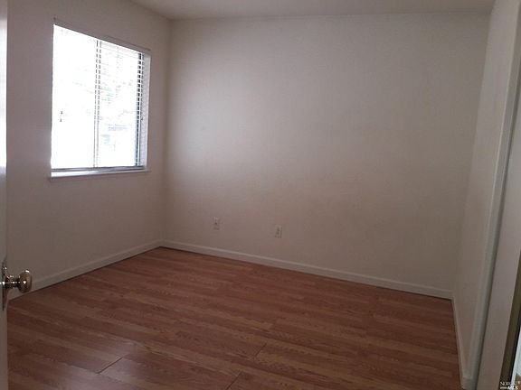 2nd image of 213 Aaron Cir