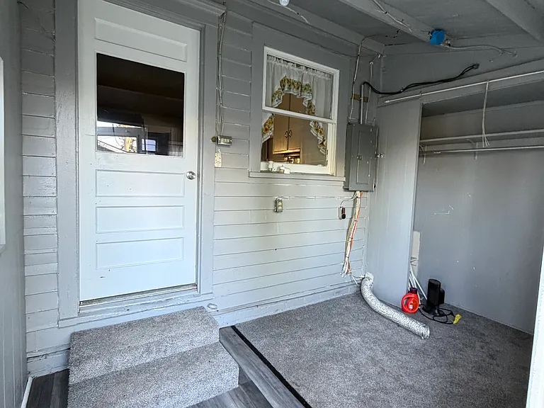 530 W 5th St — Photo 4