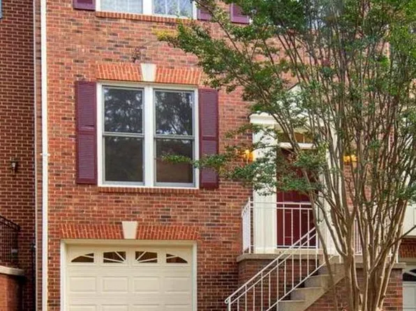 8036 Trevor Pl, Vienna, VA 22182