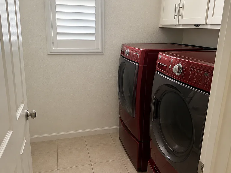 1076 S Fowler Ln — Photo 14