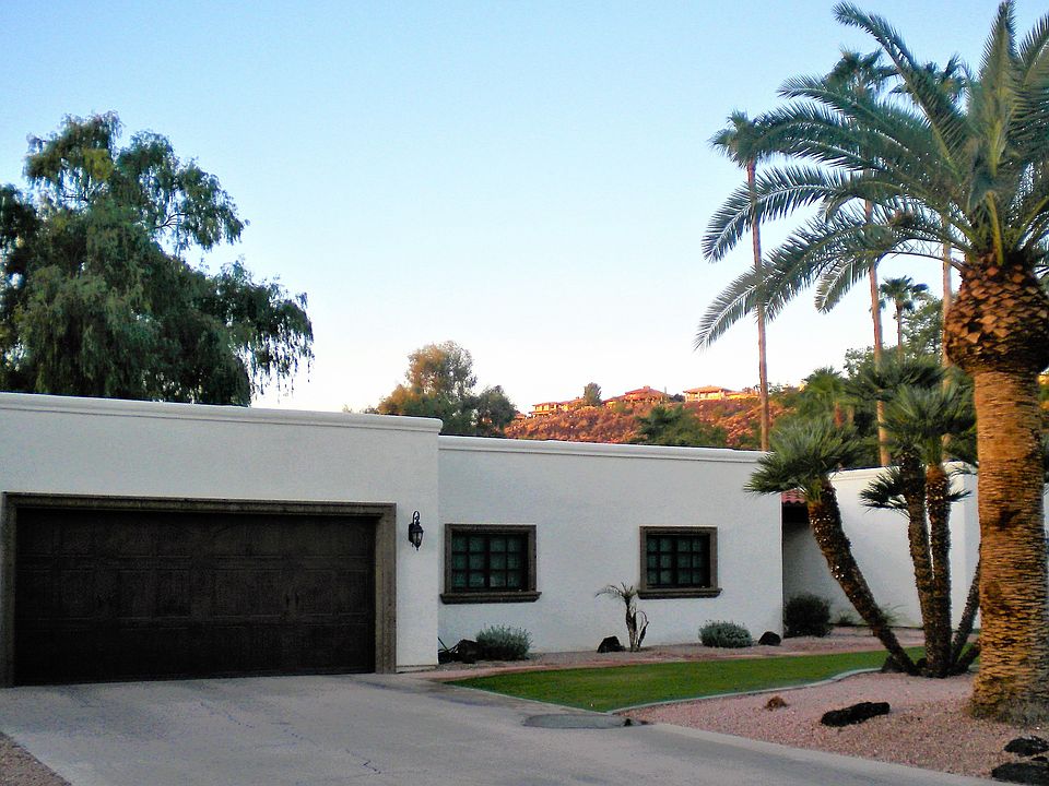 1st image of 901 W Gleneagles Dr