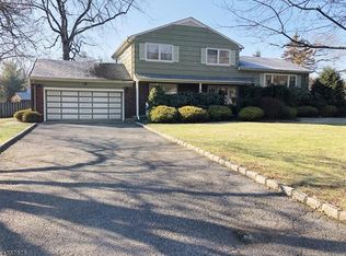 6 Dawson Ter, Livingston, NJ 07039
