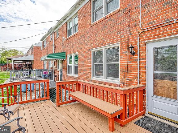4th image of 8551 Harris Ave