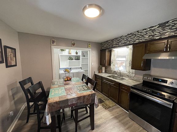 5th image of 3711 Signal Hill Ave NW