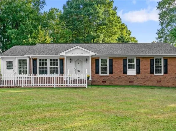 1950 W Front St, Burlington, NC 27215