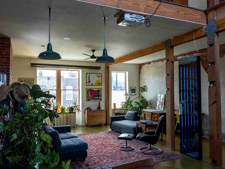 2003 Forbes Ave — Photo 1