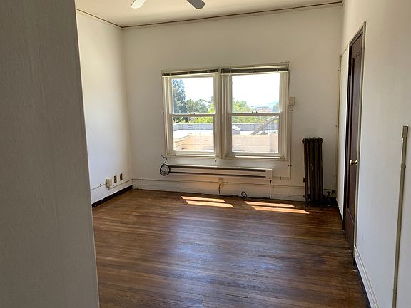 2nd image of 2511 Hearst Ave #306
