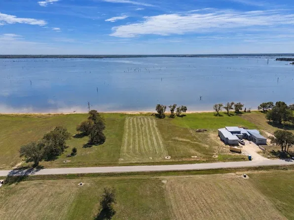 10 Triangle Shores Dr, Corsicana, TX 75109
