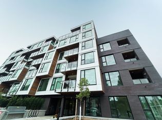 5399 Joyce St #203, Vancouver, BC V5R4G3