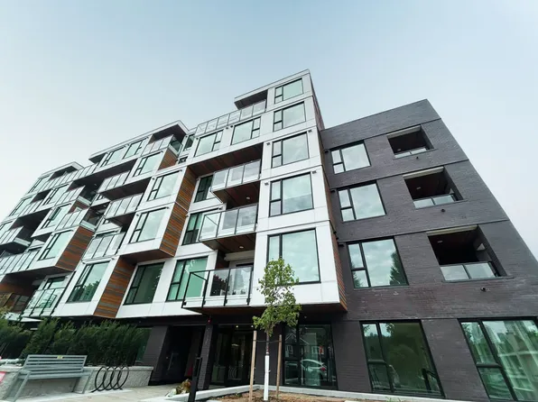5399 Joyce St #203, Vancouver, BC V5R 4G3