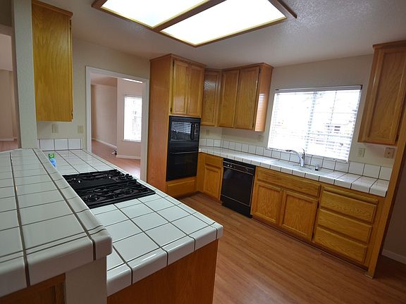 2nd image of 2902 Kathy Cir
