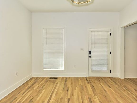 5th image of 223 Lucile St