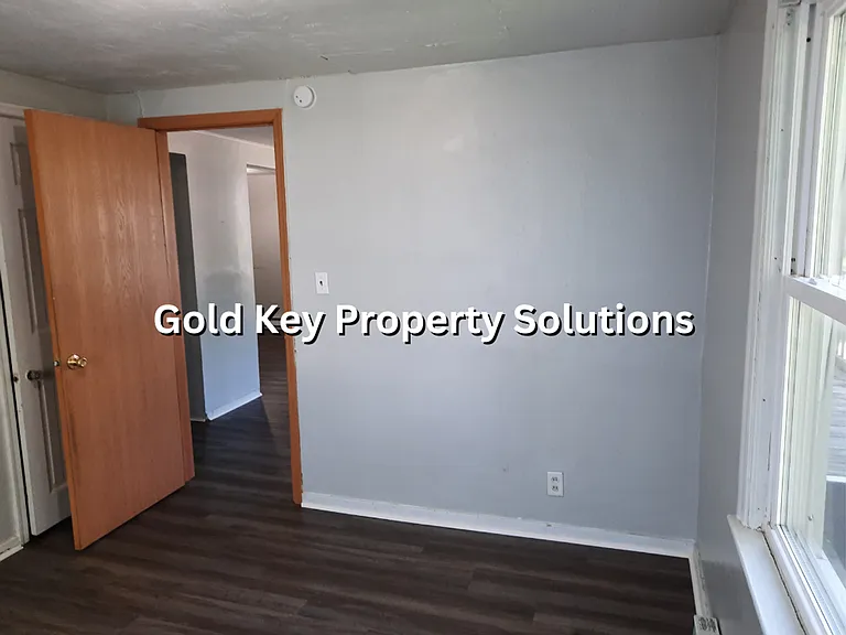 2212 N Hollywood Ave — Photo 15