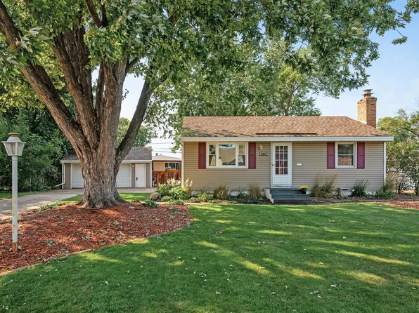 5084 Clearview St NE, Fridley, MN 55421