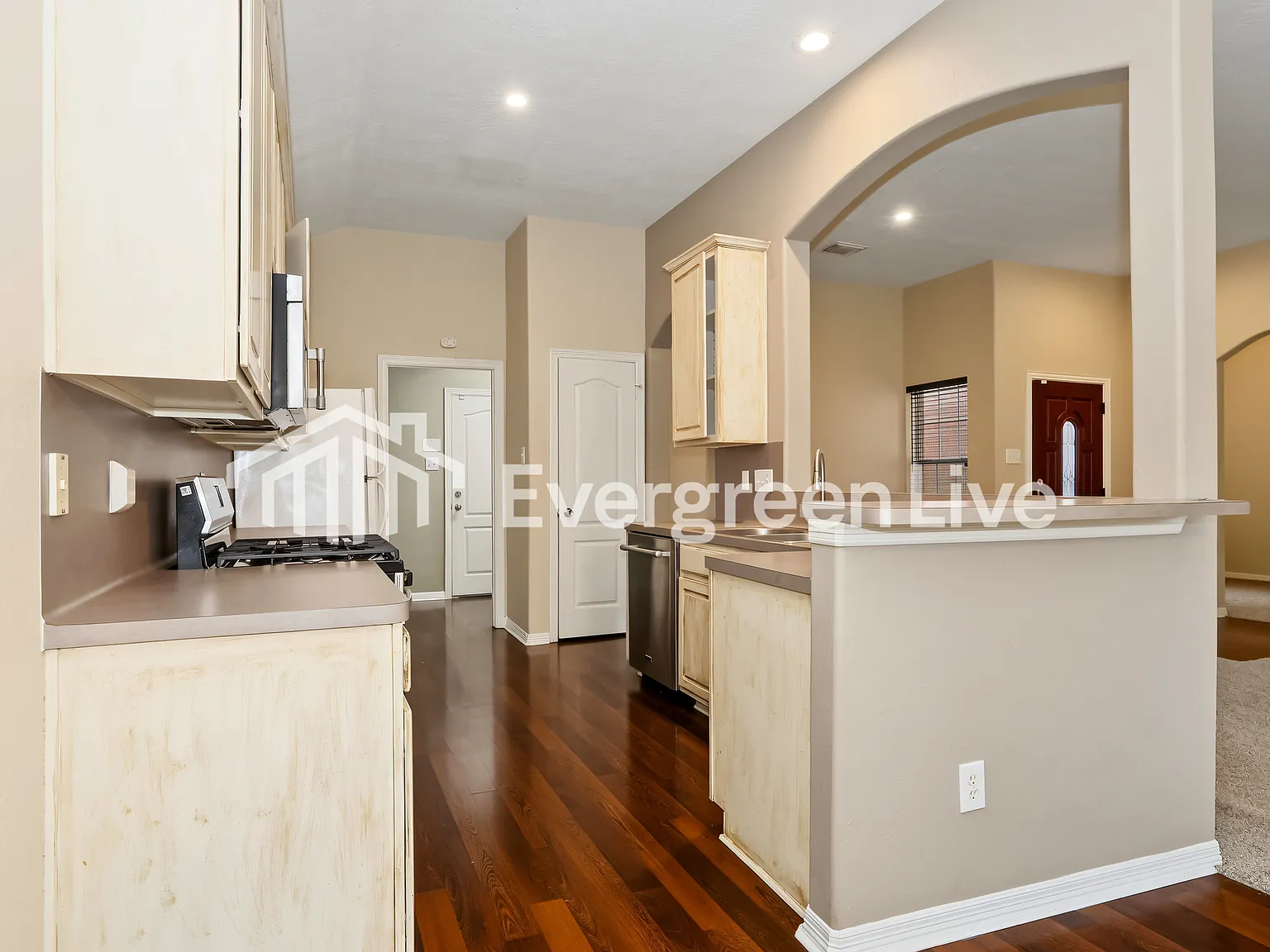 3 bed, 2.0 bath, 1713 sqft, $1,795 — Photo 3