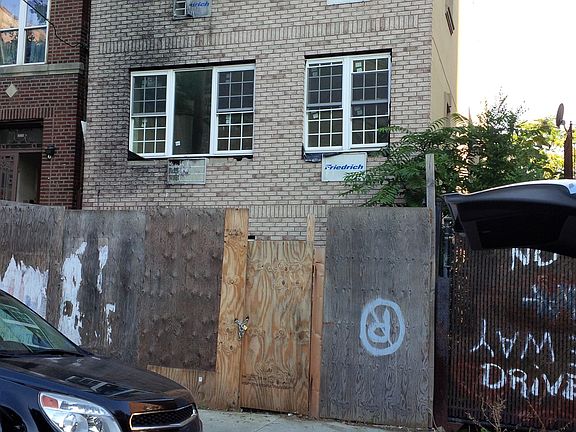 2nd image of 1116 Sherman Ave
