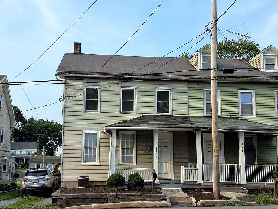3139 Lincoln Hwy E