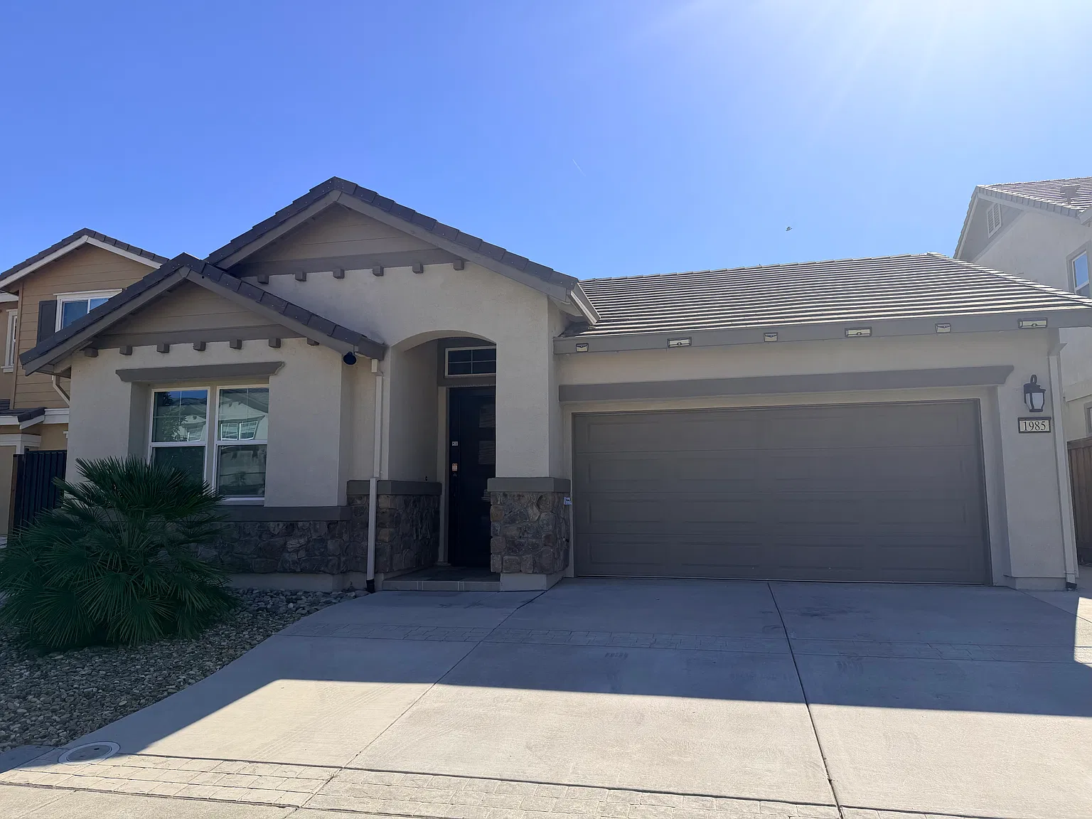 4 bed, 2102 sqft, $3,600 — Photo 1