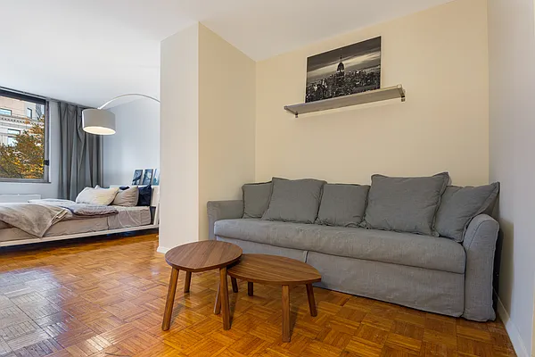 Rented by BARNES New York | media 19