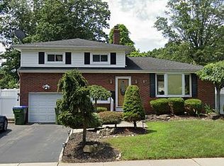 64 Stony Rd, Edison, NJ 08817