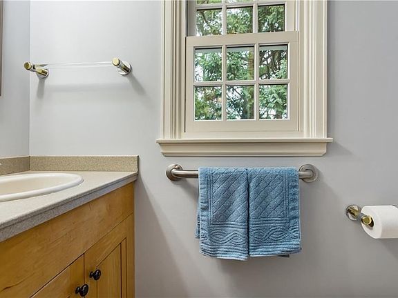 4th image of 4566 Stoneledge Ln