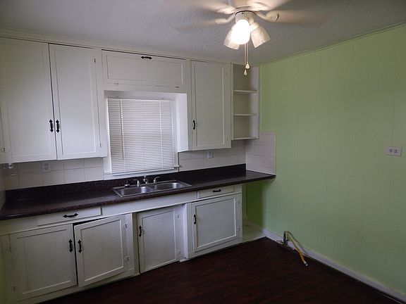 3rd image of 219 N Baze St