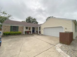 2525 Salem Rd, Charleston, IL 61920