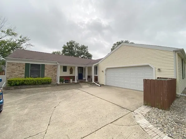 2525 Salem Rd, Charleston, IL 61920