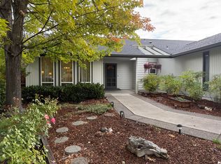 2375 Temple Dr, Medford, OR 97504