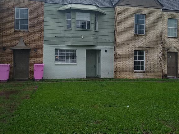 3rd image of 60 W Elmwood Dr APT B