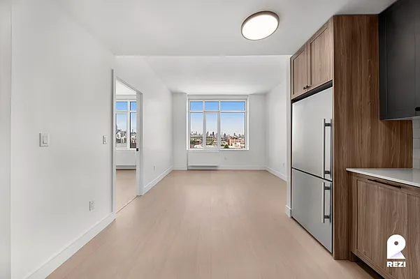 Rented by REZI | media 44