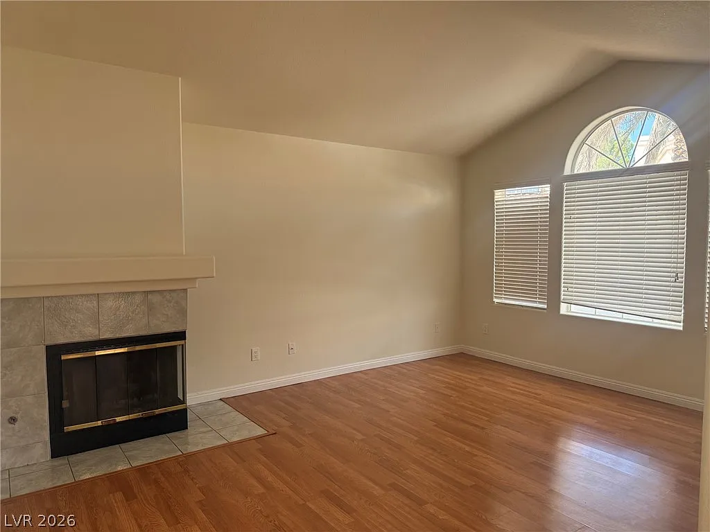 4 bed, 2.5 bath, 1849 sqft, $1,900 — Photo 4