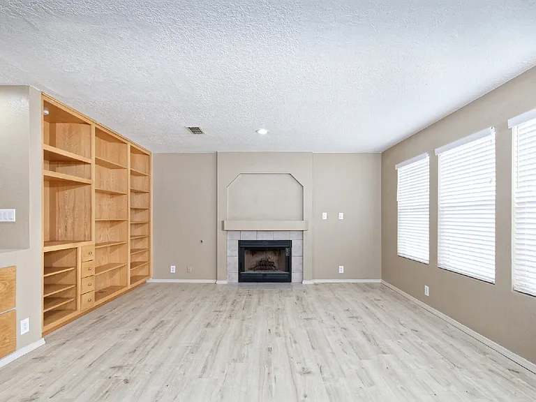 6900 Poppy Pl NW — Photo 5