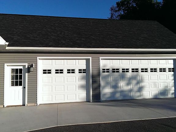 3rd image of 5005 Portage Cv