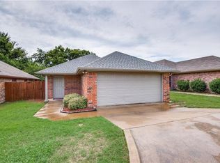 726 Harbour Town Dr, Lake Dallas, TX 75065