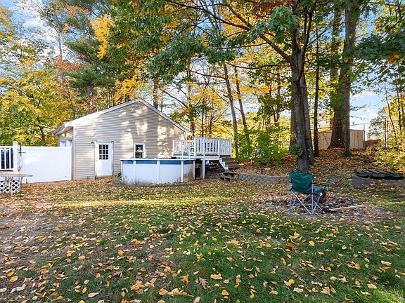 3rd image of 128 Birchcroft Rd